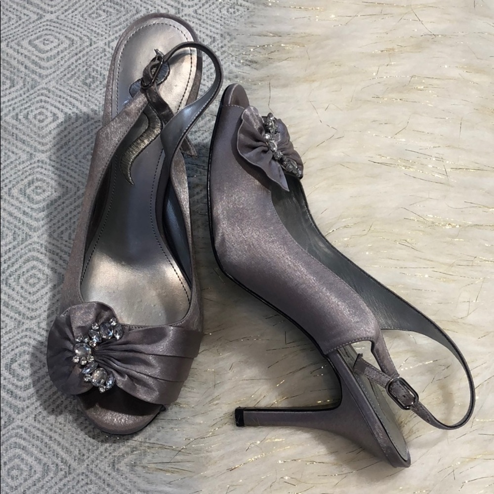 [ Nina ] Valinda Sliver Jeweled Heels